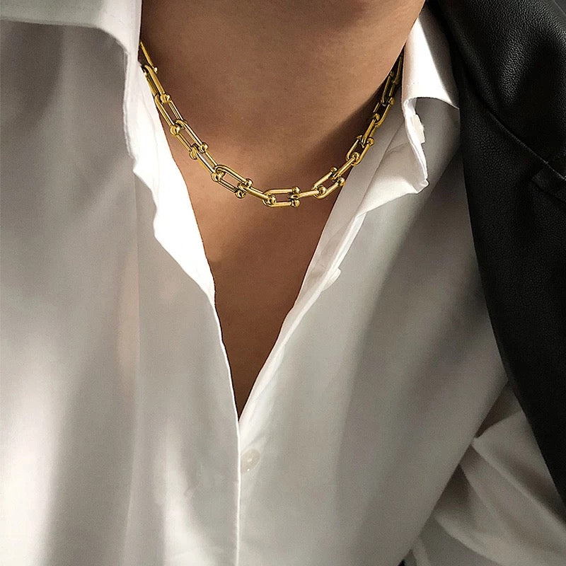 U Shape Thick Chain Charm Necklace
