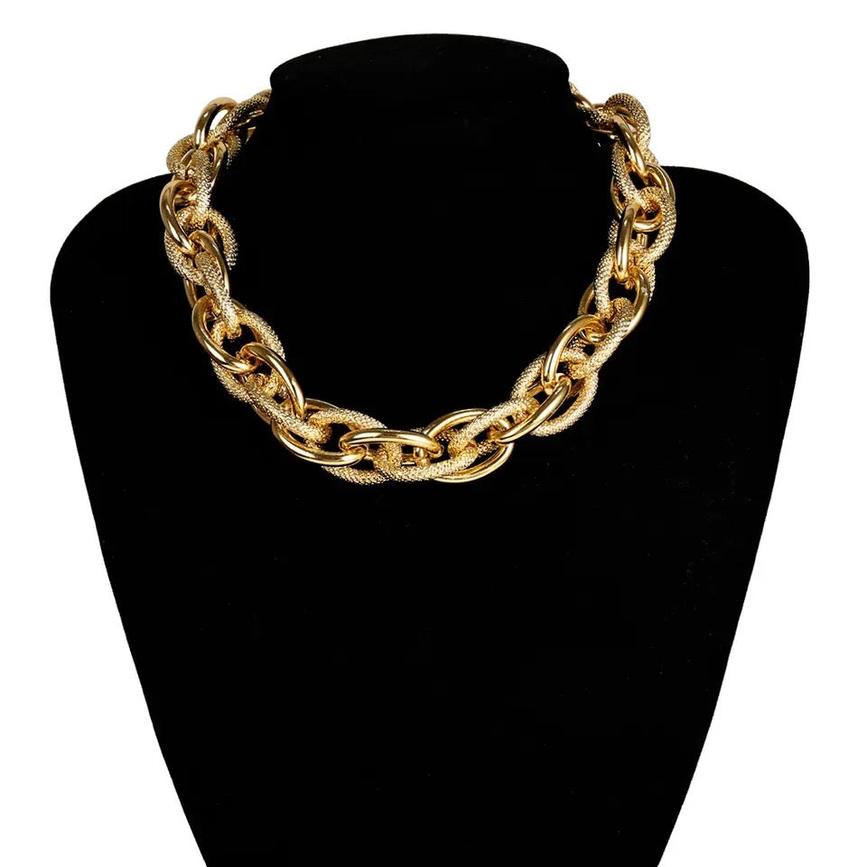 Glossy & Frosted Chain Choker Necklace