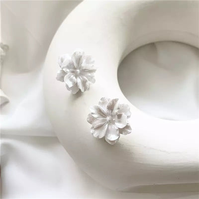 Beautiful Acrylic White Flower Shaped Stud Earrings
